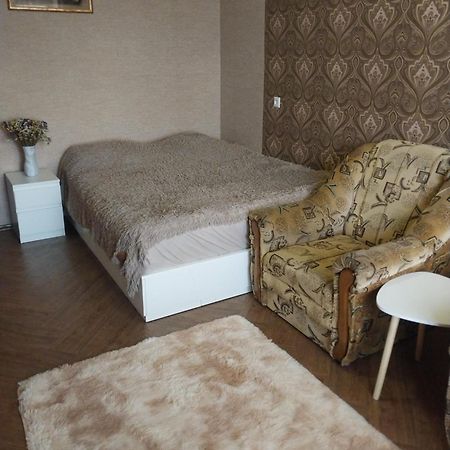 2-Х Комнатная Квартира Korosten Eksteriør billede